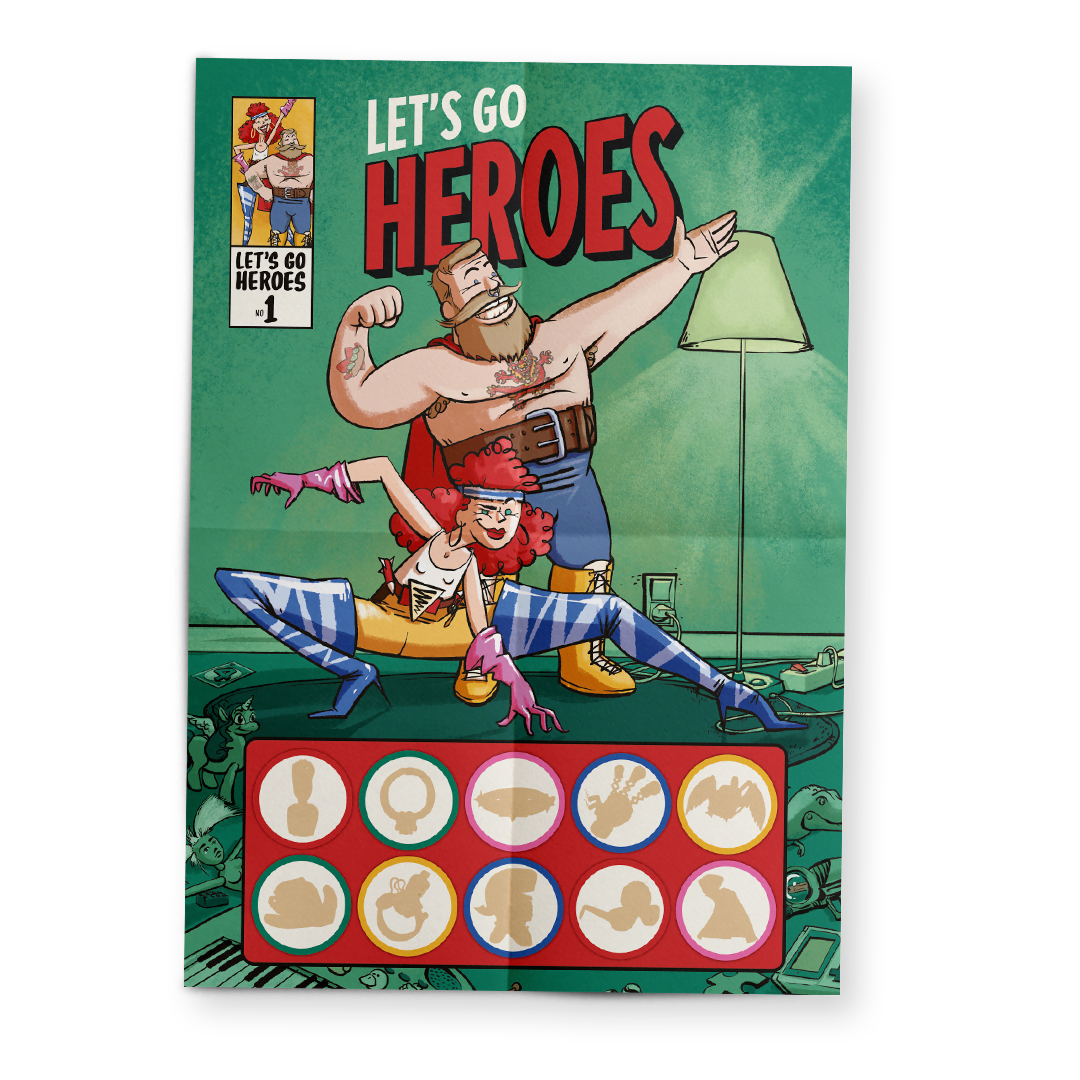 En samling af Let's Go Heroes' kreative materialer, herunder et foldbart informationskort designet til at blive omdannet til et papirfly, hvilket tilføjer en interaktiv dimension til læringen. Ved siden af ligger en tegneserie, der også fungerer som en malebog, hvilket giver børn muligheden for at tilføje deres egen kreativitet til historierne. Disse elementer er omhyggeligt arrangeret for at fremvise de forskellige måder, hvorpå Let's Go Heroes fremmer kreativitet, engagement og fysisk aktivitet.